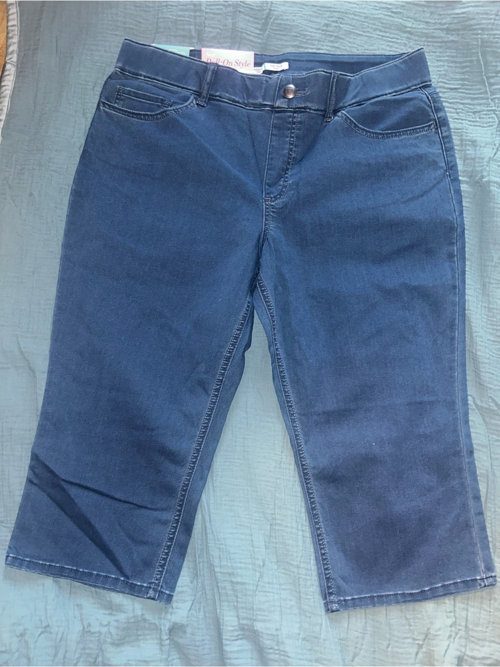 Heavenly touch mid rise fit capri